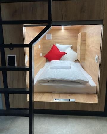 Capsule Hostel Zizkov Tower Prague Ngoại thất bức ảnh