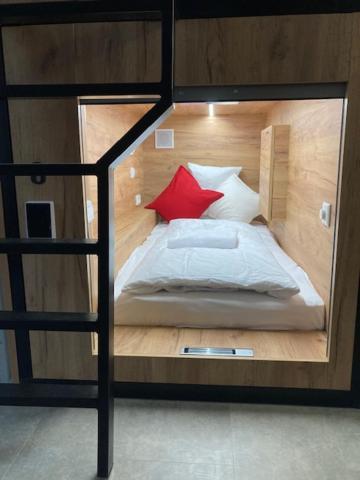 Capsule Hostel Zizkov Tower Prague Ngoại thất bức ảnh