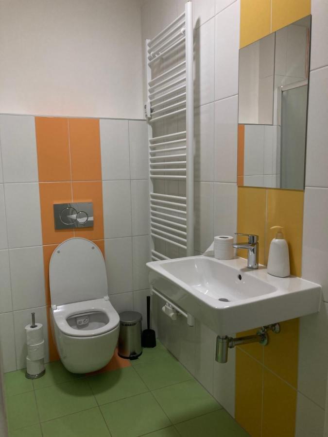 Capsule Hostel Zizkov Tower Prague Ngoại thất bức ảnh