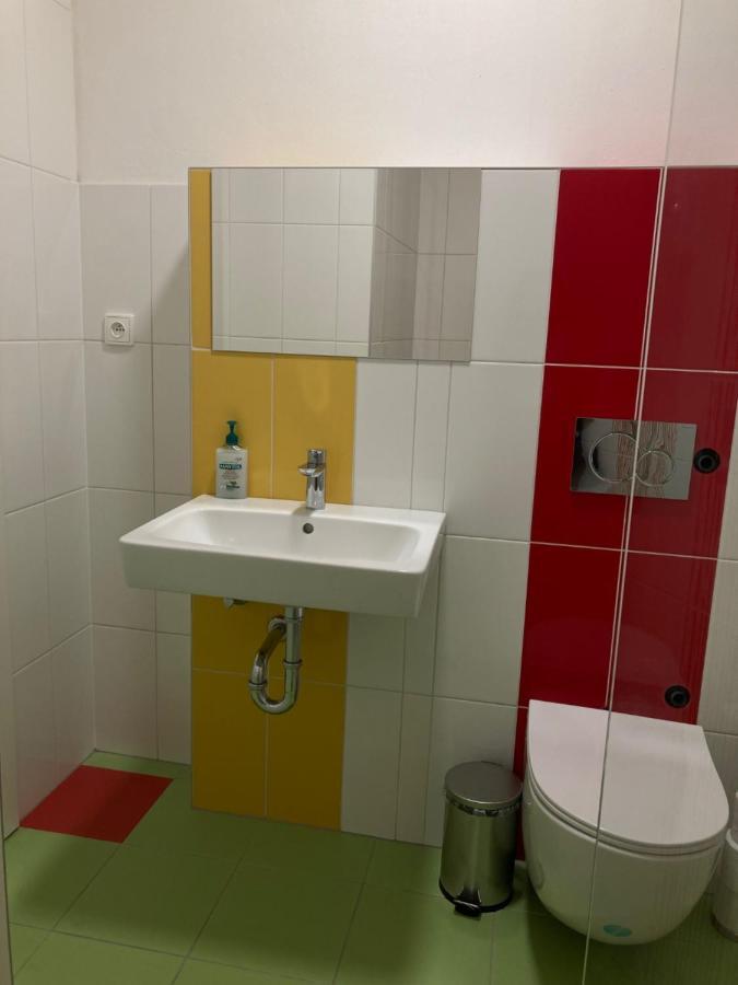 Capsule Hostel Zizkov Tower Prague Ngoại thất bức ảnh