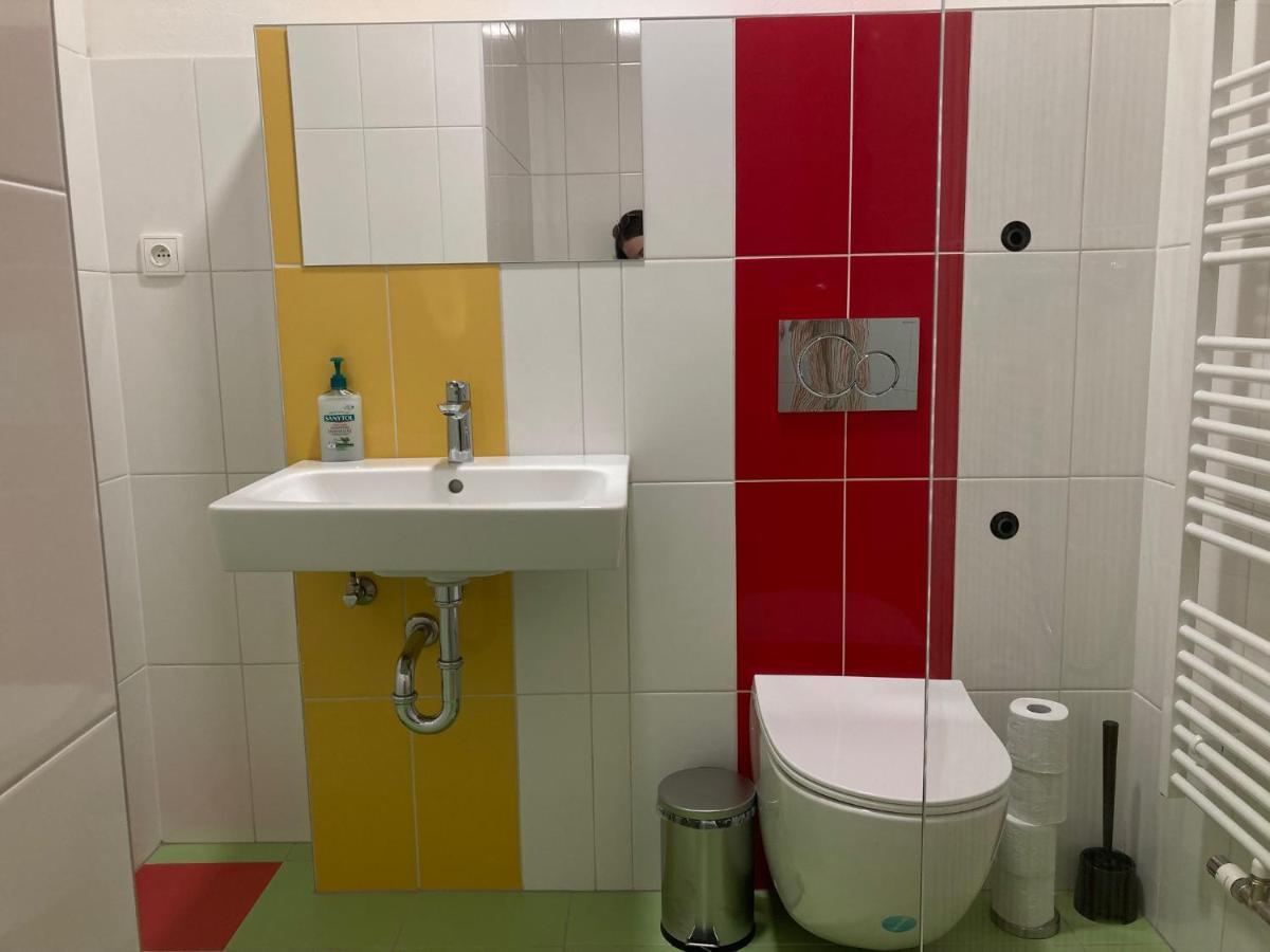 Capsule Hostel Zizkov Tower Prague Ngoại thất bức ảnh